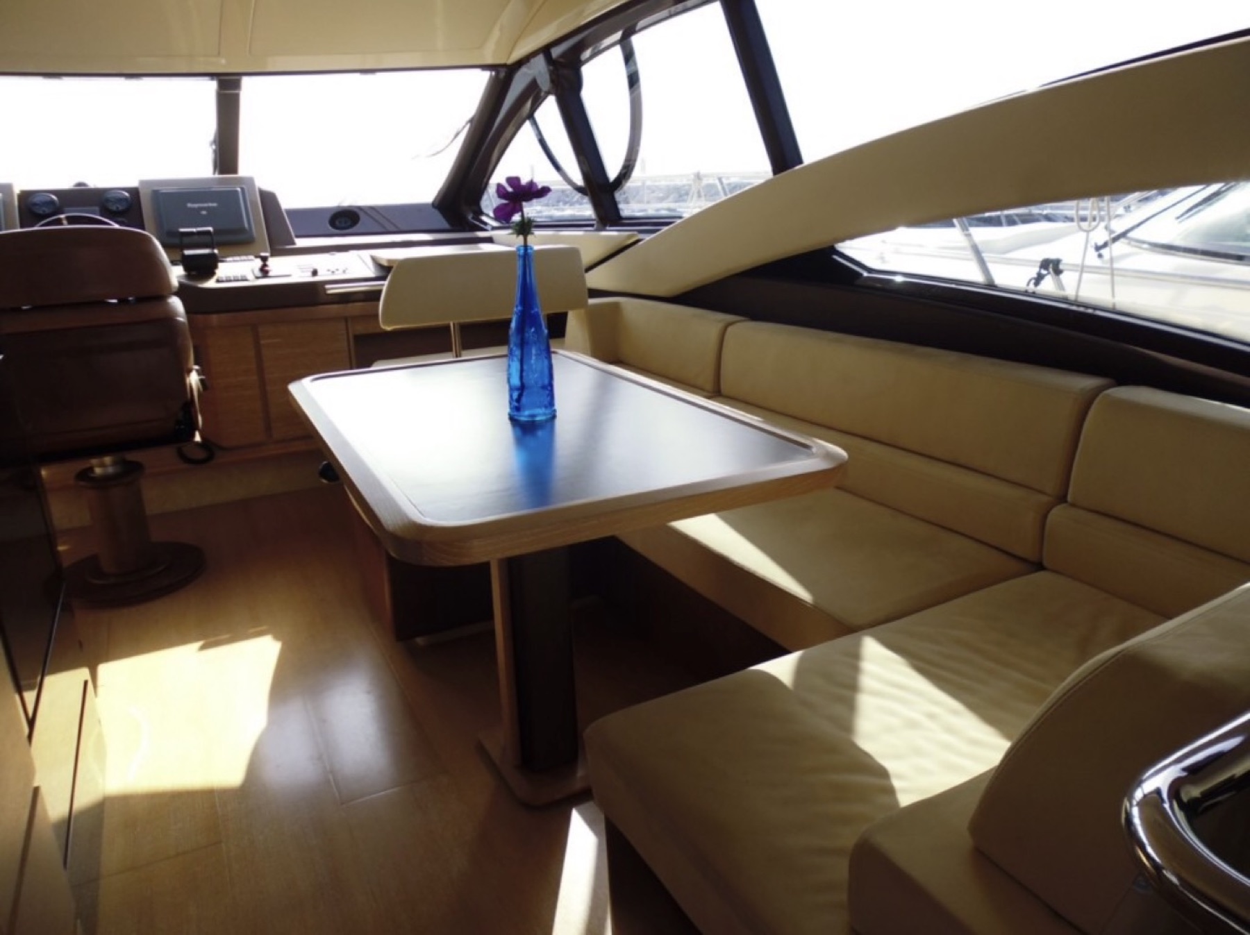azimut-58-white