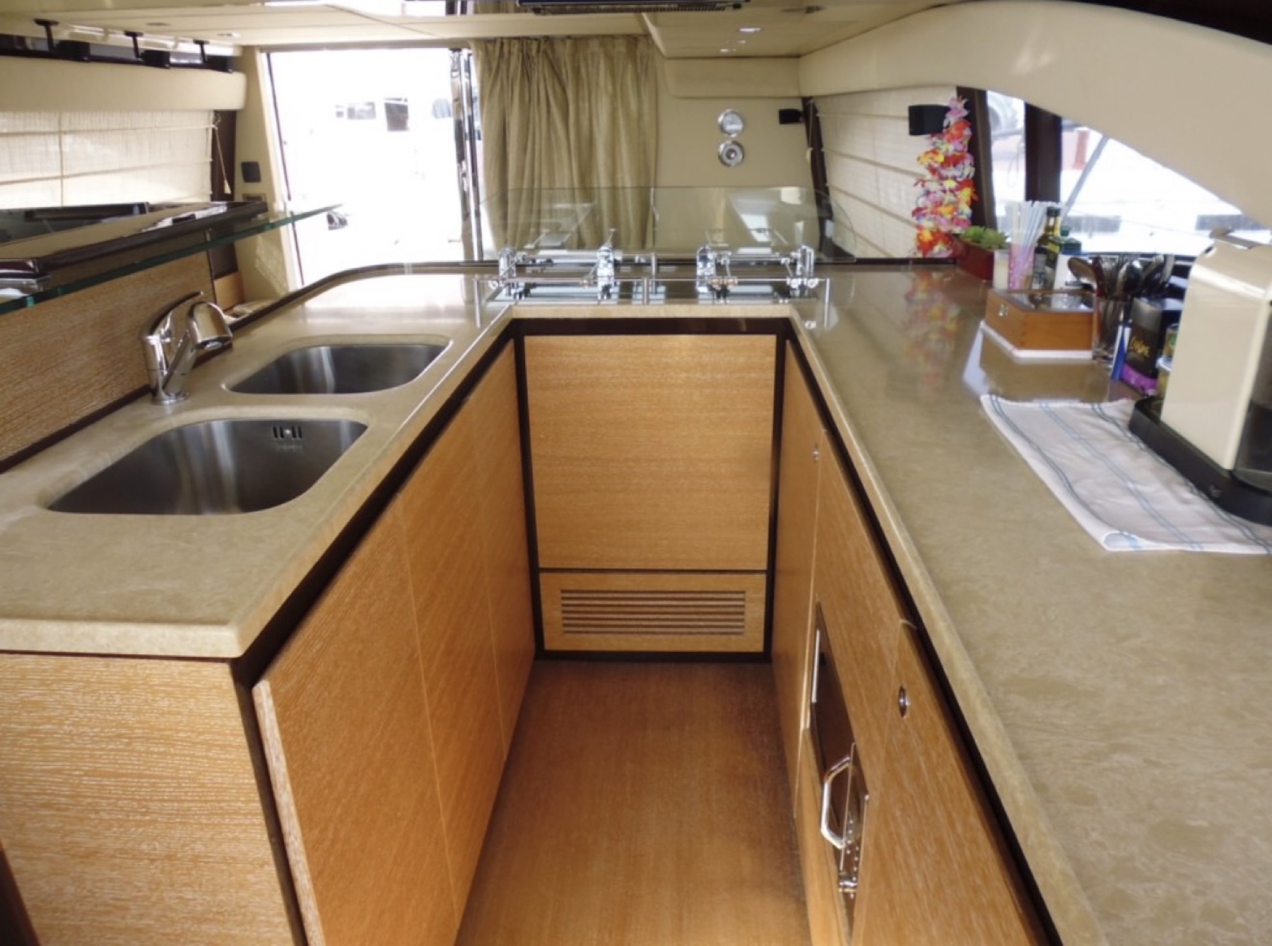 azimut-58-white