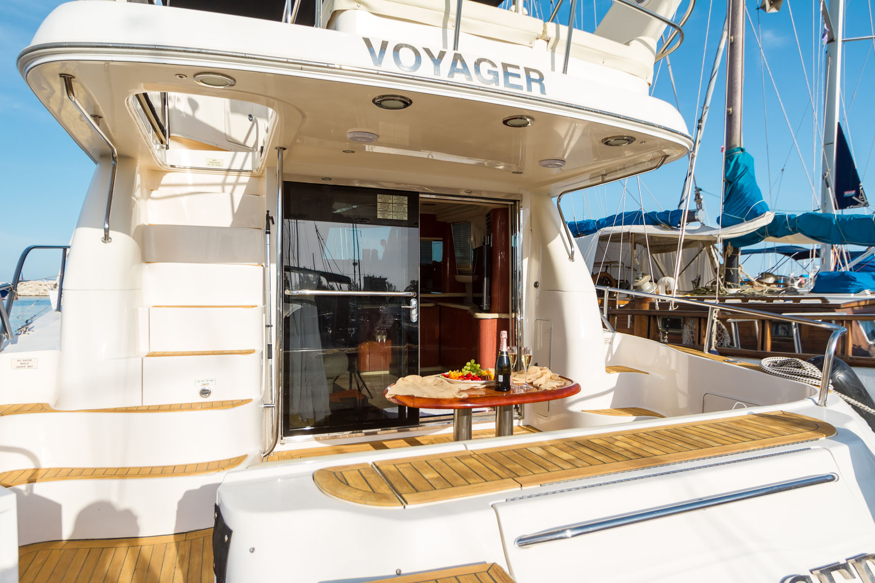 Sea Ray 52 photo 3